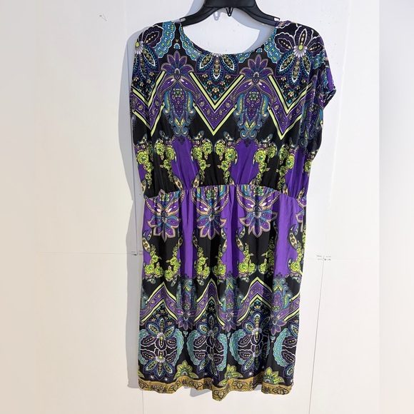 Vibrant Patterned Dress - Picture 2 of 4